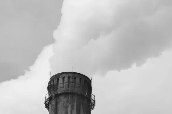 Pfeifenrauchen Aus Fabriken Vor Blauem Himmel Rauchender Fabrikschornstein Aus Nächster — Stockfoto