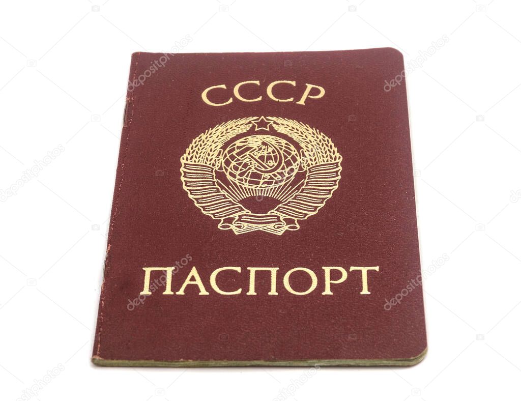 Antiguo pasaporte de la URSS aislado sobre fondo blanco 2022