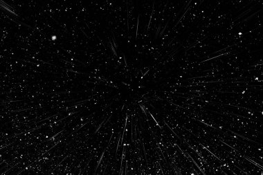 Bokeh beyaz çizgileri ve siyah arkaplan üzerindeki noktalar, soyut ışık hareketi bulanık dokusu, parçacık veya uzay yolculuğu, siyah ve beyaz ekstrüzyon etkisi