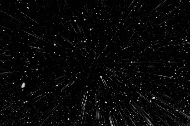 Bokeh beyaz çizgileri ve siyah arkaplan üzerindeki noktalar, soyut hız ışık hareketi bulanık dokusu, parçacık veya uzay yolculuğu, siyah ve beyaz ekstrüzyon etkisi, illüstrasyon
