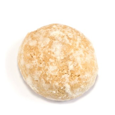 Beyaz arkaplanda zencefilli ekmek, beyaz arkaplanda oval kurabiye