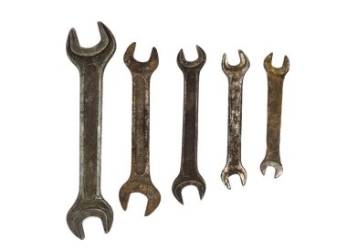 Eski paslı flamalar beyaz arka planda izole edilmiş. İngiliz anahtarı kapat.