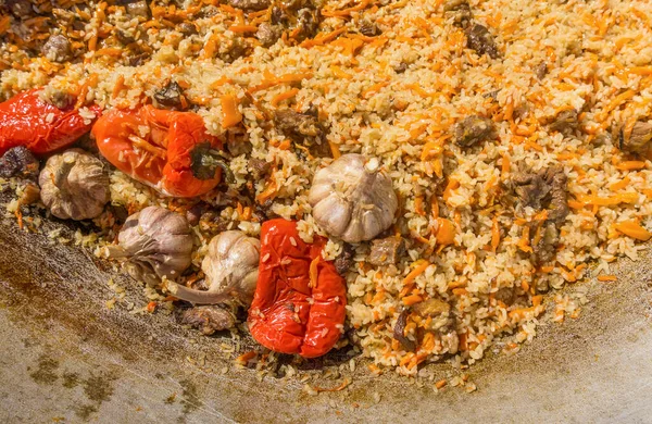 Biberli Pilaf yakın plan bir kazanda