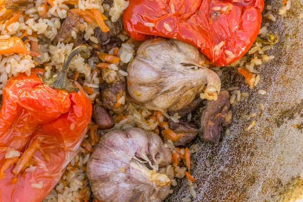 Biberli Pilaf yakın plan bir kazanda