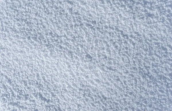 Beyaz saf kar dokusu, mavi tonda taze kar dokusu, sert karlı yüzey. (