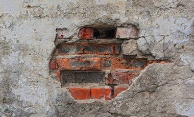 Tuğla delikli beton kaplama.