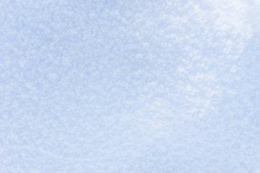 Beyaz saf kar dokusu, mavi tonda taze kar dokusu, sert karlı yüzey.