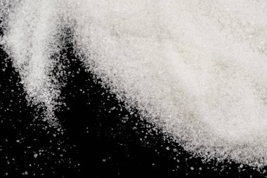 Siyah arkaplana yayılmış şeker