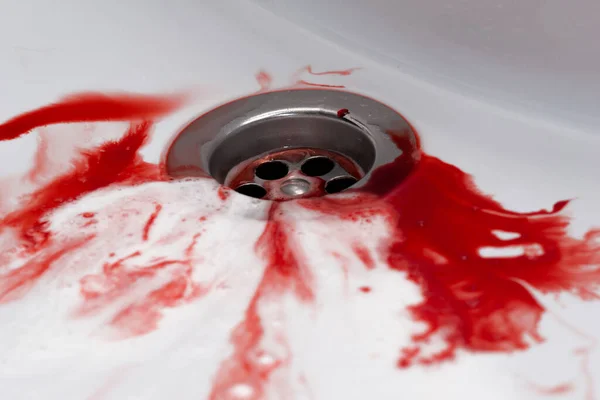 Teče Krev Dřezu Pozadí Konceptu Vraždy — Stock fotografie