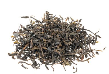 Kurumuş çay yaprakları beyaz arkaplan dokusunda izole.