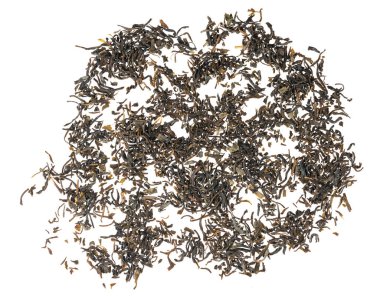 Kurumuş çay yaprakları beyaz arkaplan dokusunda izole.