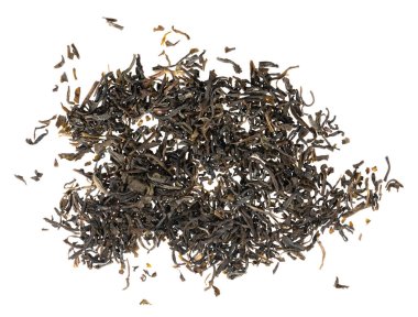 Kurumuş çay yaprakları beyaz arkaplan dokusunda izole.