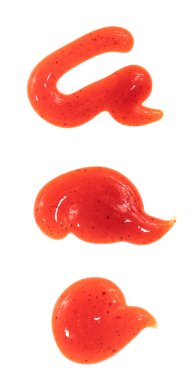 Beyaz arka planda izole edilmiş domates ketçap sosu. Noktalar ve çizgiler ketçap dokusu