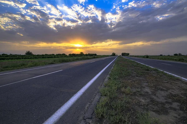 Dramatische Landelijke Weg Zonsondergang — Stockfoto