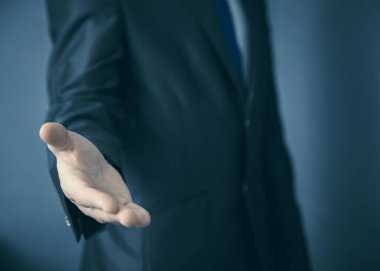 Eli açık bir iş adamı DEA 'yı mühürlemeye hazır.