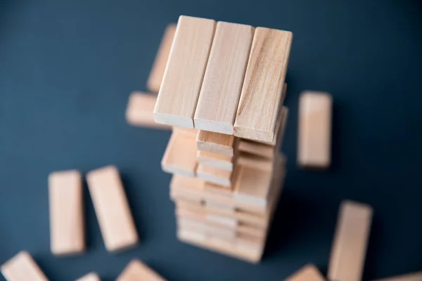 Cubes Bois Positionnés Forme Pyramide Sur Bureau Des — Photo