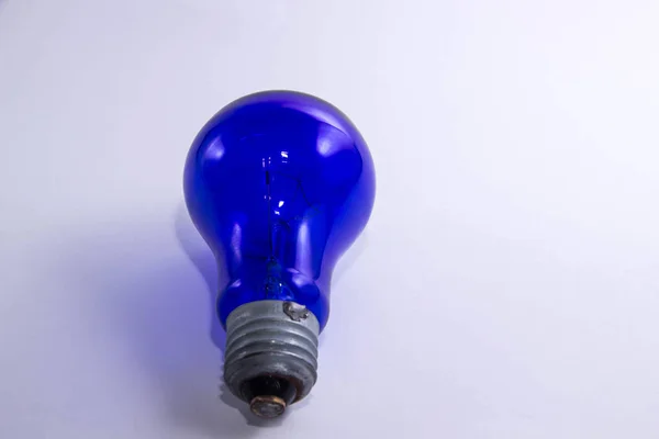 Голубая Лампа Плафона Белом Фоне — стоковое фото