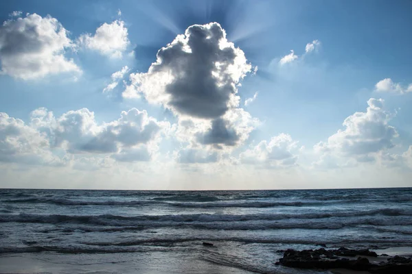 Beautiful Sea Landscape Waves Relief Air Clouds Sun Rays — Stock Photo, Image