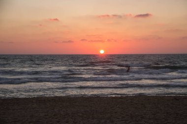 Akdeniz güzel güzel gün batımı