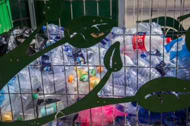 Plastik kaplar için enkaz ayırmak için özel demir kafes tank