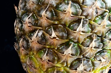 Taze ananasa yakın.