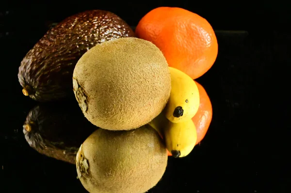 Conjunto Frutas Tropicales Exóticas Maduras Sobre Fondo Negro Concepto Comida — Foto de Stock