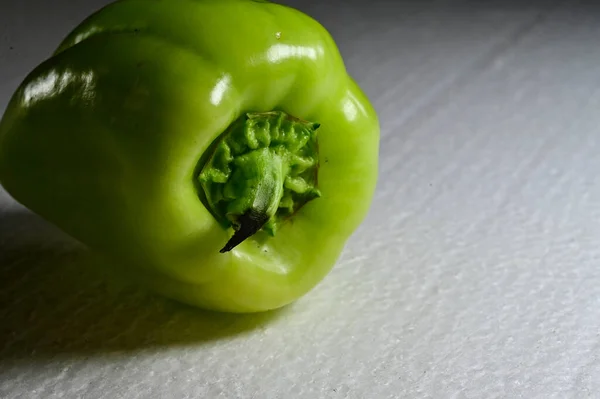 Fresh Ripe Bell Pepper Light Background Close View — Stock Photo, Image