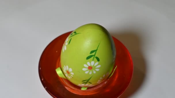 Plate Decorative Painted Easter Egg Light Background Close View Happy — Stock Video