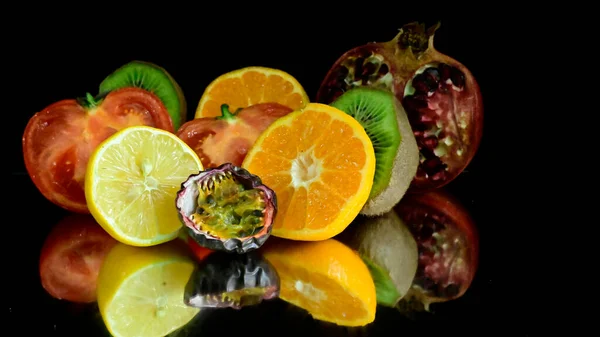 Vista Perto Frutas Legumes Fundo Preto — Fotografia de Stock