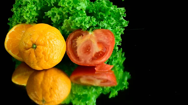 Taze olgun sebzeler sağlıklı yiyecek konsepti.