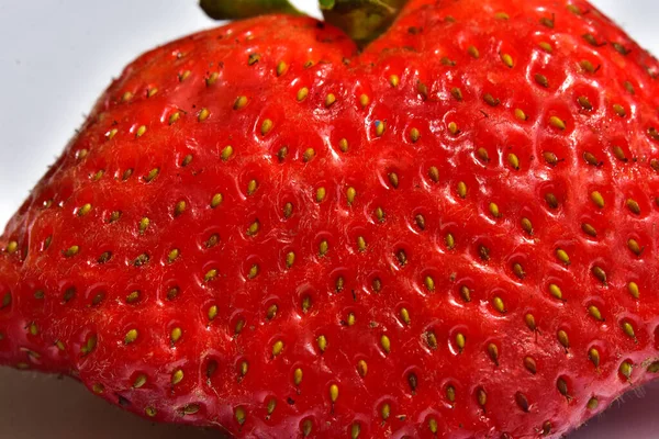 Söta Läckra Jordgubbar Ljus Bakgrund Nära Utsikt — Stockfoto