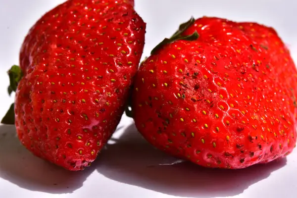 Süße Köstliche Erdbeeren Auf Hellem Hintergrund Nahsicht — Stockfoto