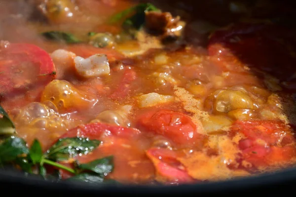 Vista Della Pentola Con Porridge Caldo All Aperto — Foto Stock