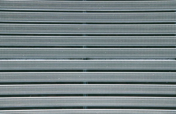 Parrilla metálica con revestimiento texturizado de goma color gris — Foto de Stock