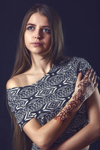 the girl with henna painting