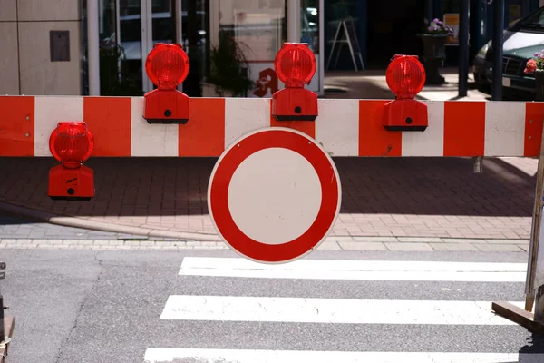 Schranke Mit Signalleuchten Schranke Mit Signalleuchten Auf Einem Fußgängerüberweg Während — Stockfoto