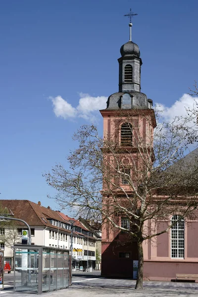 Protestantiska Townkyrkan Ruesselsheim Protestantiska Stad Kyrkan Torget Ruesselsheim Fint Väder — Stockfoto