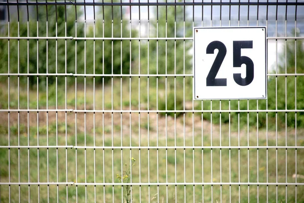 Inhägnad Tomt Detalj Ett Galler Staket Med Numreringen Inhägnad Tomt — Stockfoto