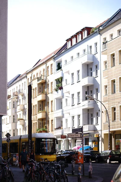 Spårvagnen Trafikerar Copernicus Street Berlin Vägtrafiken Med Spårvagn Och Bilar — Stockfoto