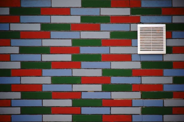 Rejilla Ventilación Fachada Clinker Colorido Una Fachada Hecha Clinker Colorido — Foto de Stock