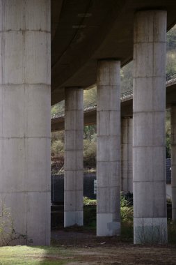 Büyük köprü piers / büyük pier bir köprü ve şerit altında bir federal otoyol köprü.                            