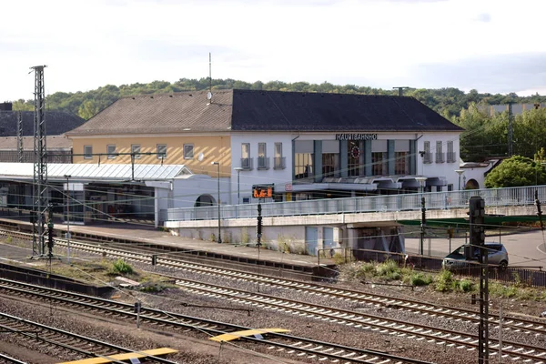 Central Station Neunkirchen Rälsen Och Huvudbyggnaden Central Station Neunkirchen Sett — Stockfoto