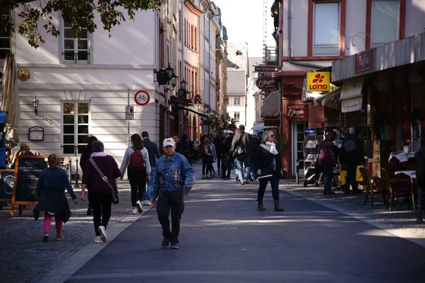 Gamla Stan Butiker Mainz Fotgängare Och Personer Den Gamla Staden — Stockfoto