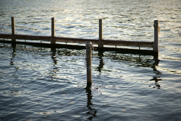 Pièges Dans Lac Construction Piège Poissons Dans Lumière Soir Près — Photo