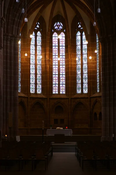 Kościół Kolegiacki Martin Mary Kaiserslautern Ołtarza Ciemne Sklepienie Kolumnowy Kolegiaty — Zdjęcie stockowe