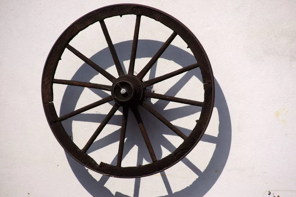 Roda Falada Madeira Decorativa Uma Roda Falada Velha Nostálgica Ônibus — Fotografia de Stock