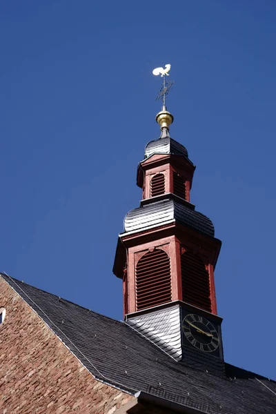 Εκκλησία Eddersheim Πύργος Του Ρολογιού Και Καμπαναριό Της Καθολικής Εκκλησίας — Φωτογραφία Αρχείου