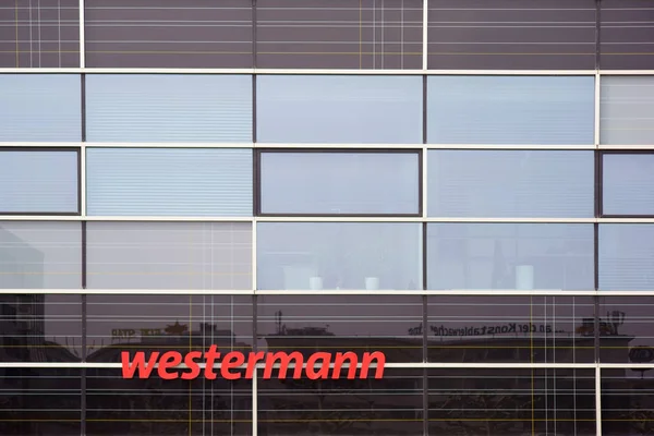 Westermann Frankfurt Moderní Lesknoucí Návrhová Fasáda Pobočky Westermann Prodavač Knih — Stock fotografie