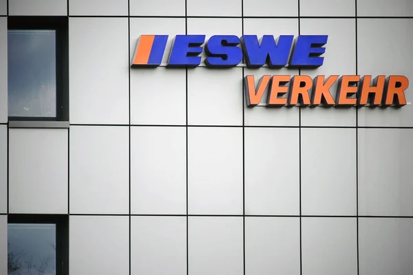 Eswe Transportföretag Kontoret Och Kommersiell Byggnad Med Logo Eswe Transportföretag — Stockfoto