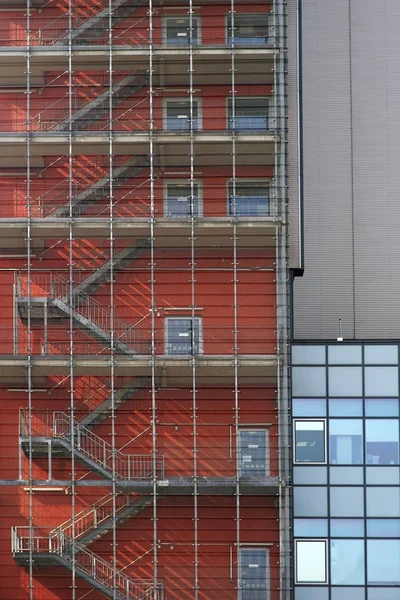 Latticed Exterior Staircase Casts Shadows Exterior Staircase Residential Commercial Building — Stock Photo, Image